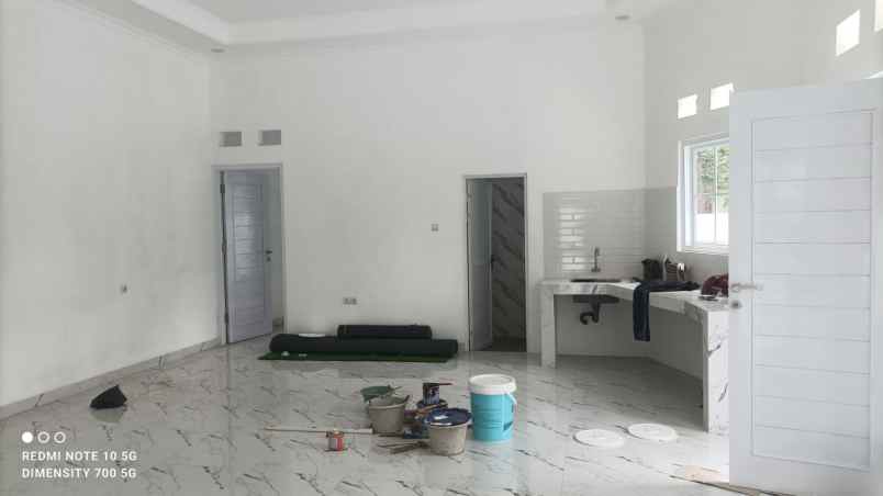 dijual rumah jl raya jatiwaringin