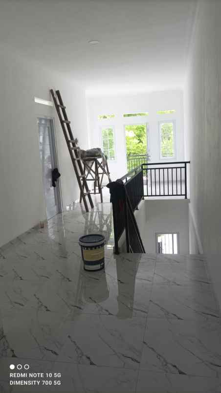 dijual rumah jl raya jatiwaringin