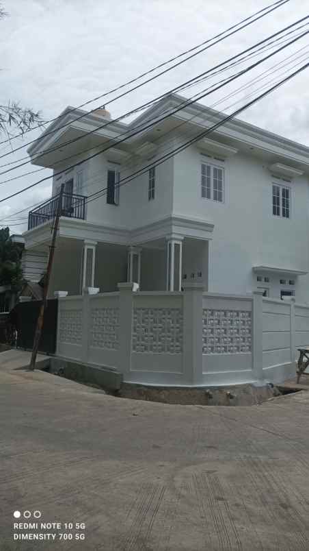 dijual rumah jl raya jatiwaringin