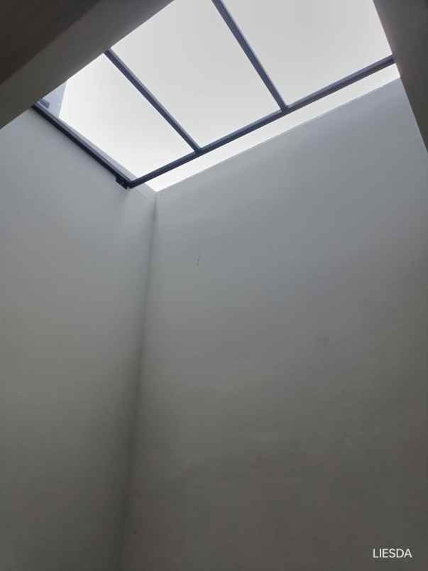 dijual rumah jl raya kodau