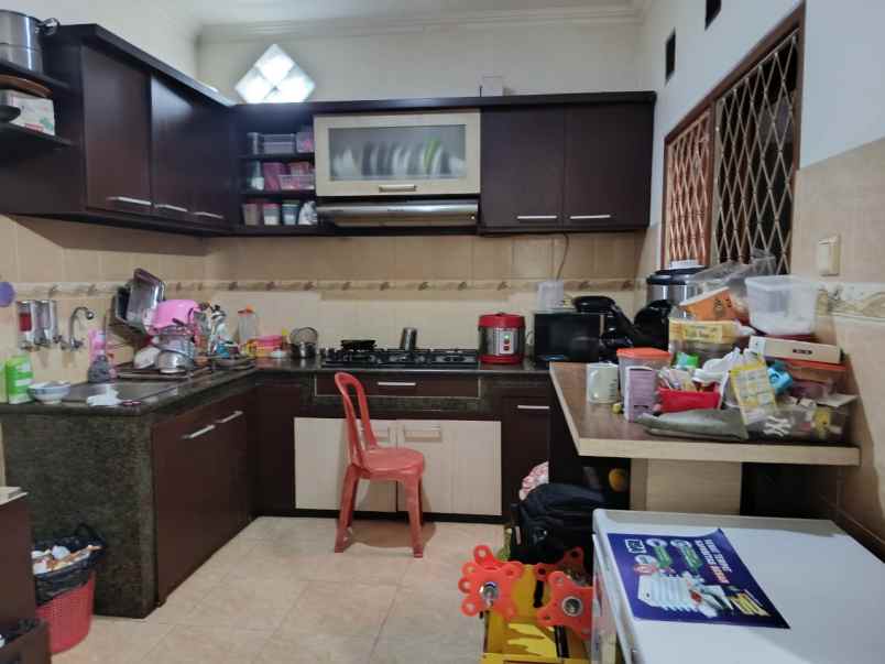 dijual rumah jl rengasdengklok antapani