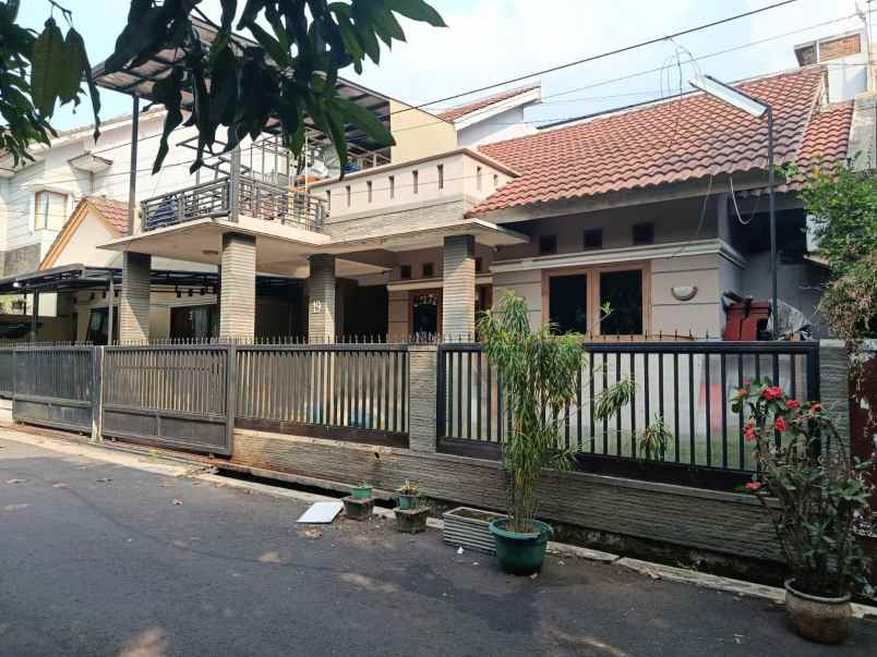 dijual rumah jl rengasdengklok antapani
