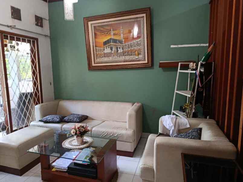 dijual rumah jl rengasdengklok antapani