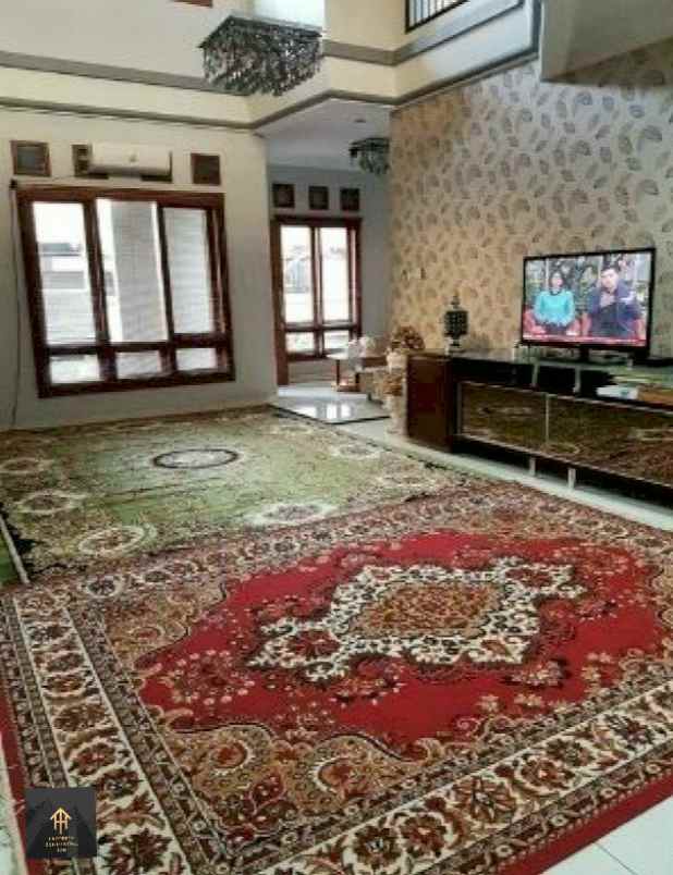 dijual rumah jl srimahi sayap bkr