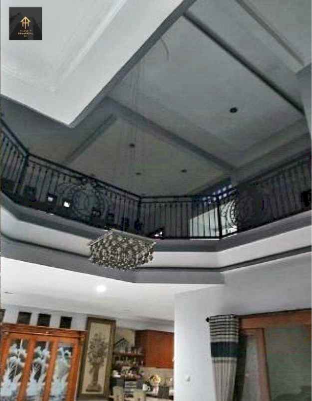 dijual rumah jl srimahi sayap bkr