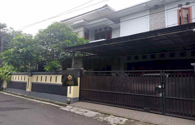dijual rumah jl srimahi sayap bkr