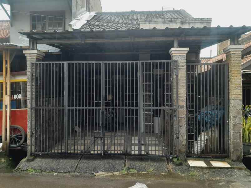 dijual rumah jl sukaati mengger