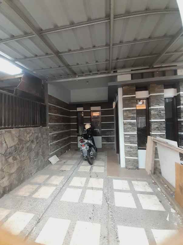 dijual rumah jl sukaati mengger