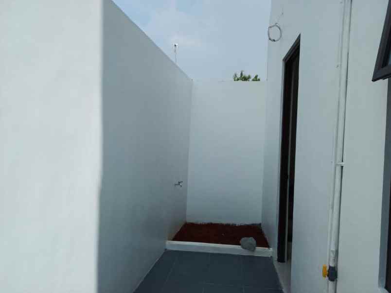 dijual rumah jl swadaya raya jatimulya