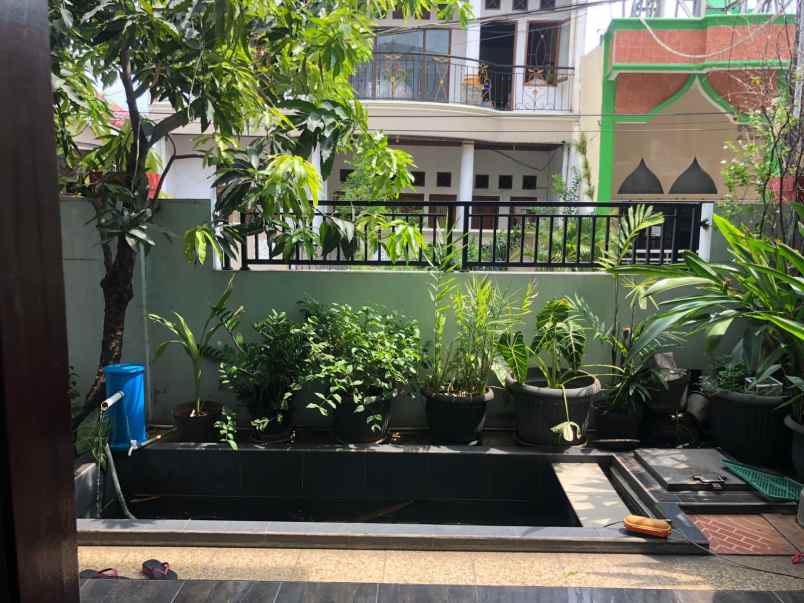 dijual rumah jl swasembada barat kebon