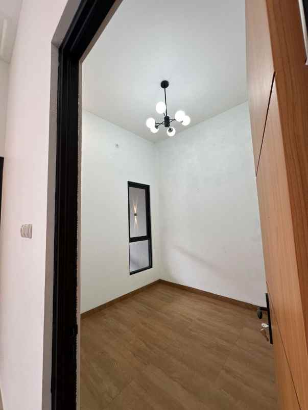 dijual rumah jl warak purbayab