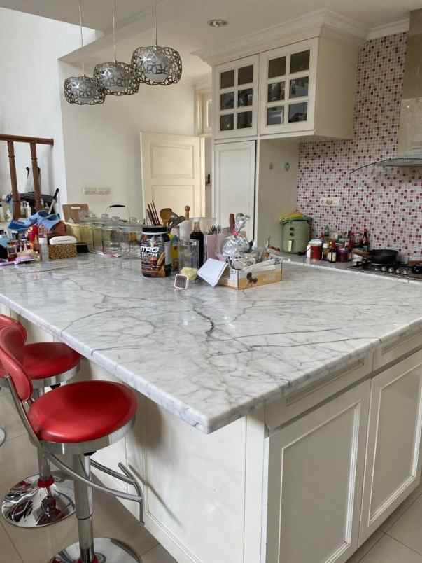 dijual rumah jln kayuputih tengah ii b