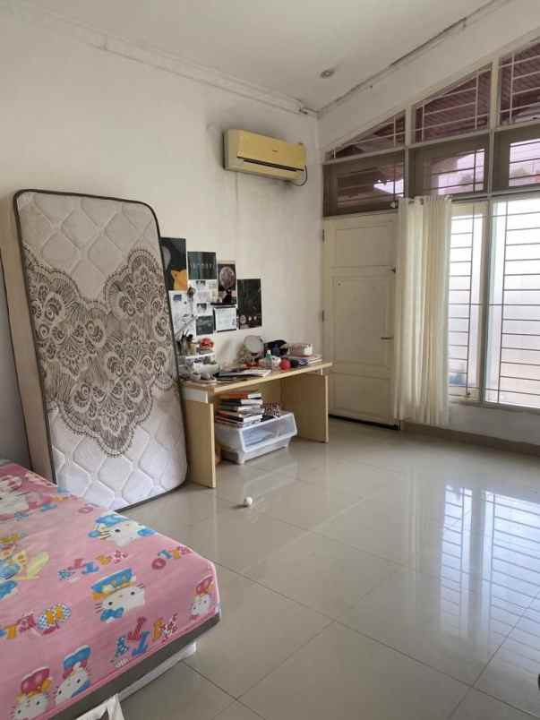 dijual rumah jln kayuputih tengah ii b