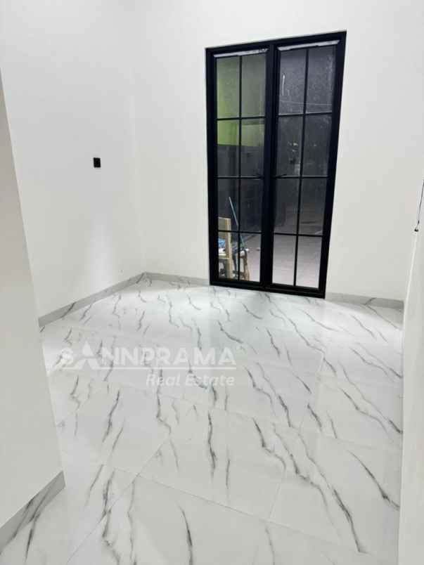 dijual rumah kaliabang tengah