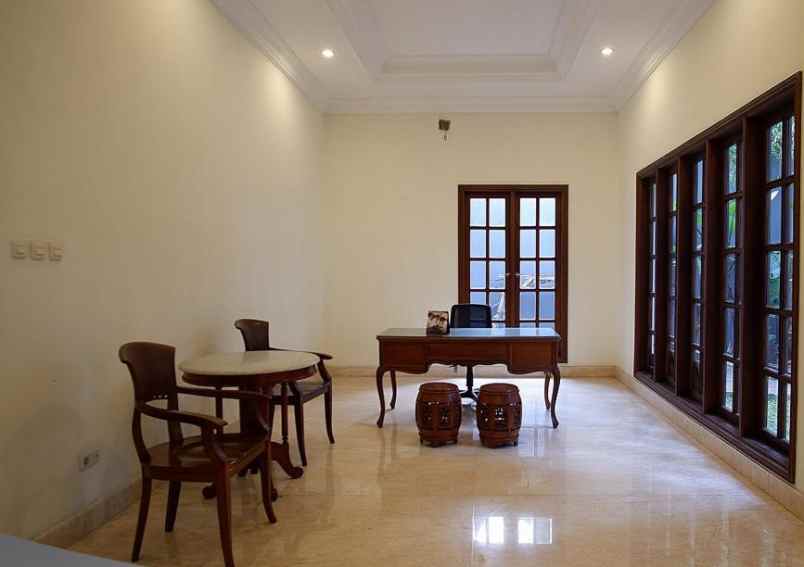 dijual rumah karang tengah lebak bulus