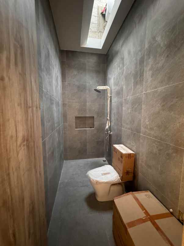 dijual rumah kavling dki meruya