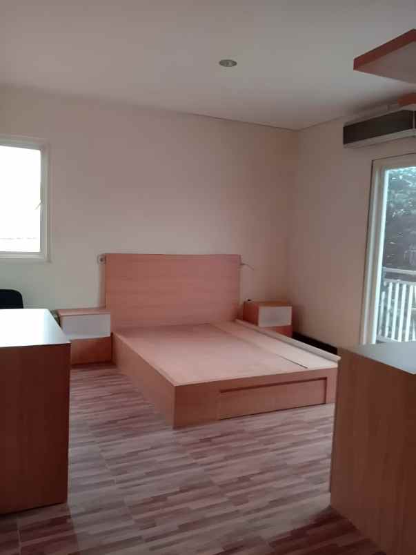 dijual rumah kebonsari