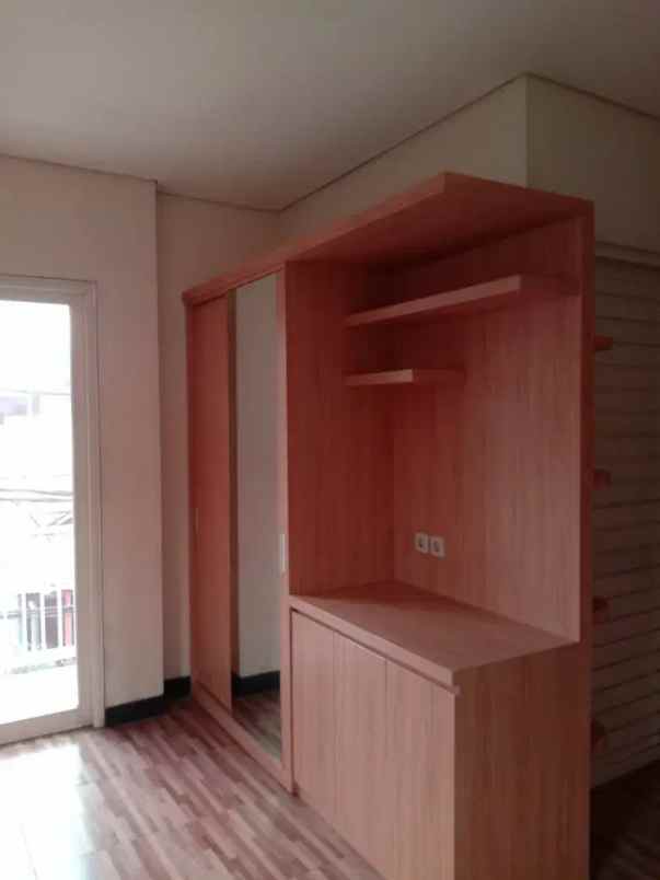 dijual rumah kebonsari