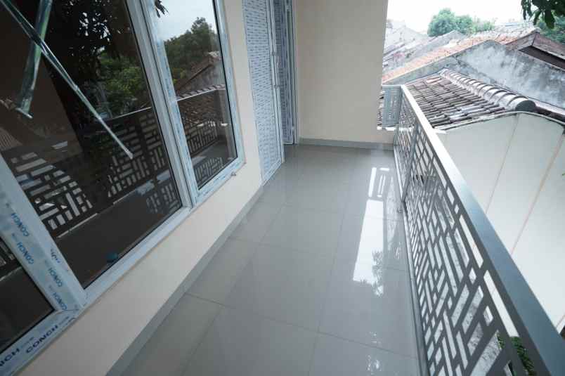 dijual rumah kelapa dua tangerang