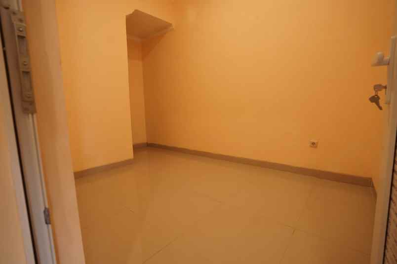 dijual rumah kelapa dua tangerang