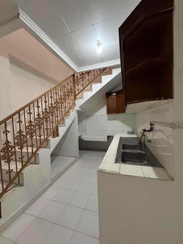 dijual rumah kelapa gading