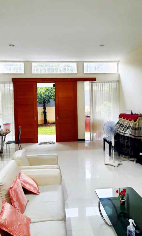 dijual rumah kertajaya indah tengah