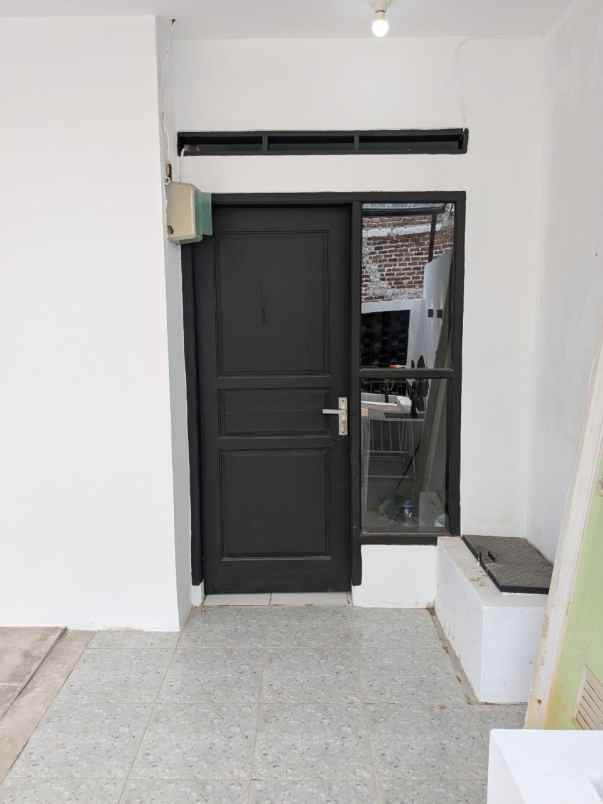 dijual rumah komplek bumi kresna