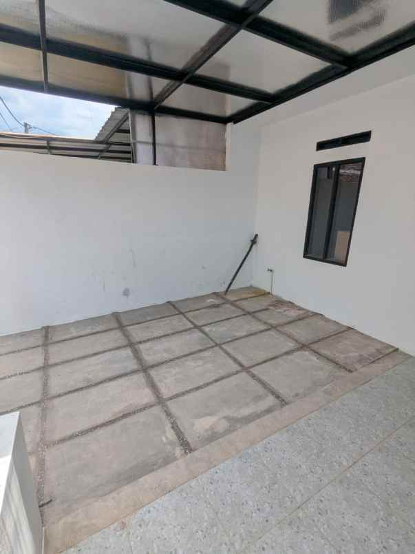 dijual rumah komplek bumi kresna