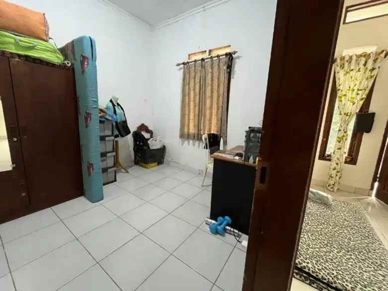 dijual rumah komplek cisaranten kulon