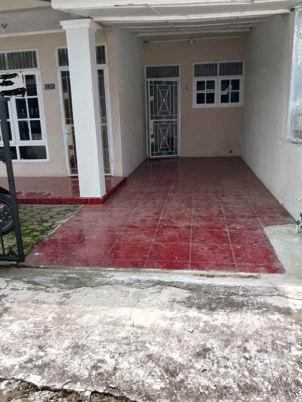 dijual rumah komplek johor indah permai
