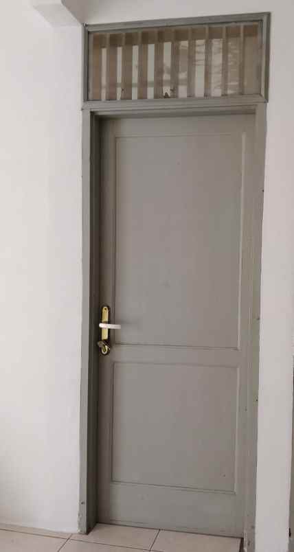 dijual rumah komplek johor indah permai