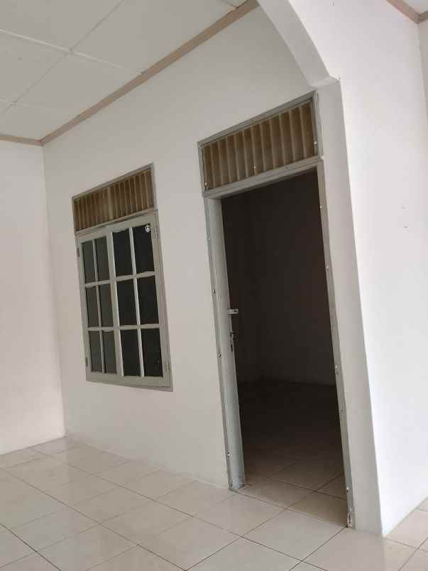 dijual rumah komplek johor indah permai