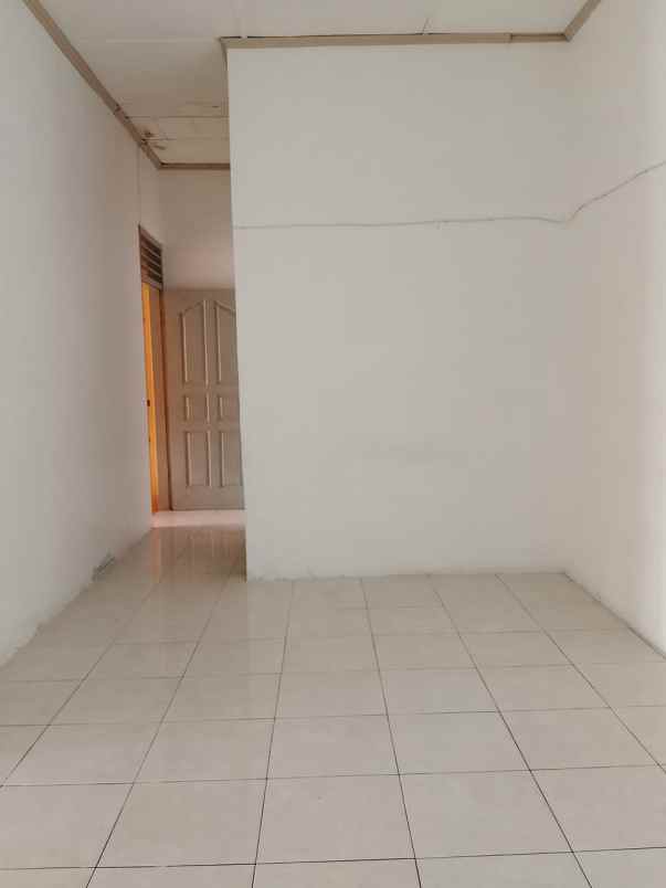 dijual rumah komplek johor indah permai