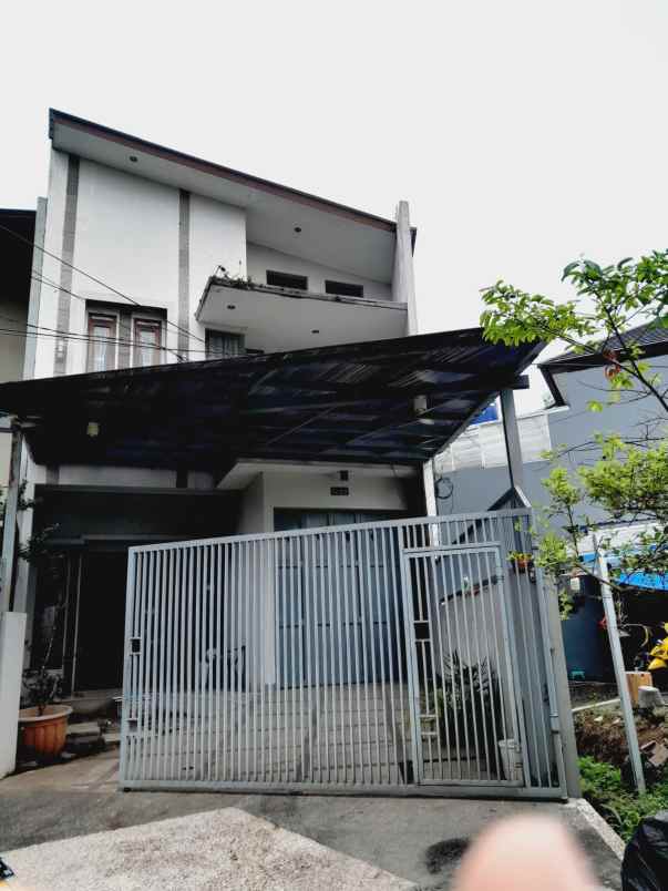 dijual rumah komplek mekarwangi jl