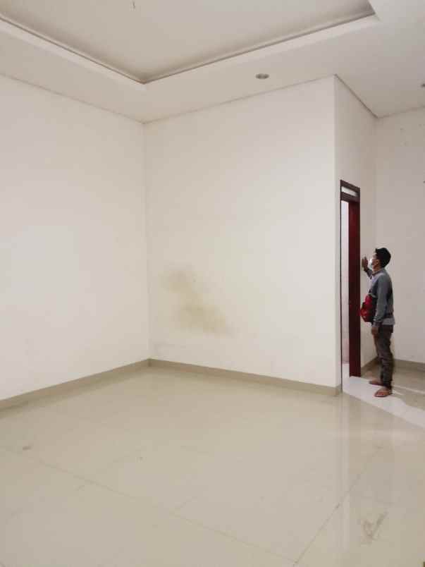 dijual rumah komplek mekarwangi jl