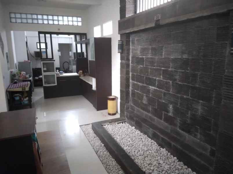 dijual rumah komplek puri dago antapani