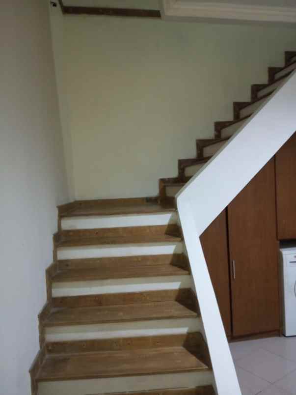 dijual rumah komplek setiabudi regency