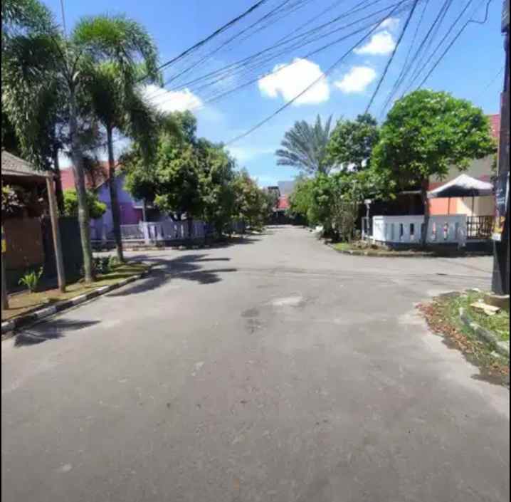 dijual rumah komplek setra dago