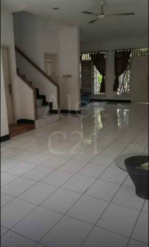 dijual rumah komplek strategis dikebayoran lama