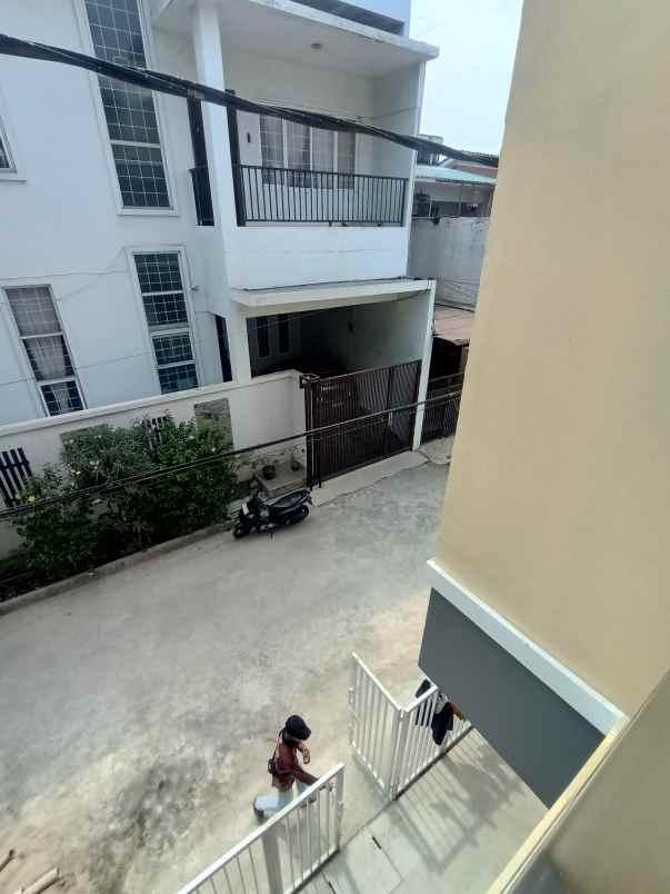 dijual rumah kota harapan indah bekasi