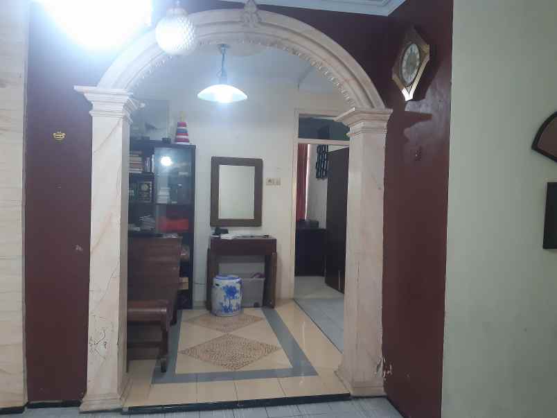 dijual rumah lama dekat kampus muhammad serudji jember