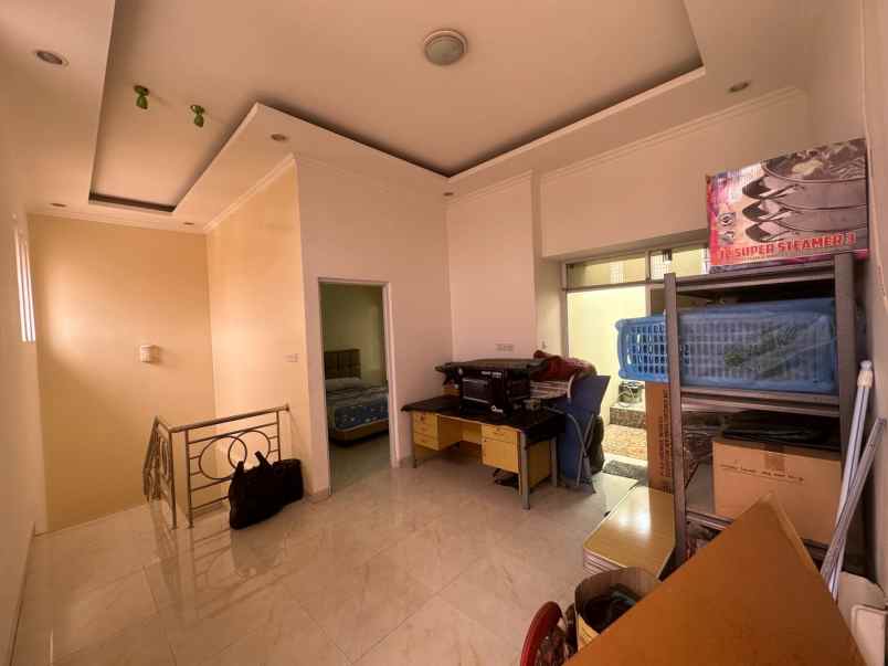 dijual rumah lantai 2 di metland transyogi cibubur