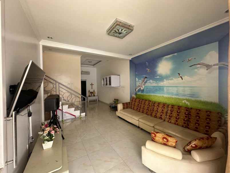 dijual rumah lantai 2 di metland transyogi cibubur