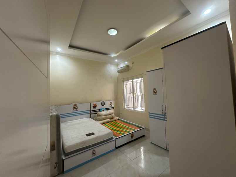 dijual rumah lantai 2 di metland transyogi cibubur