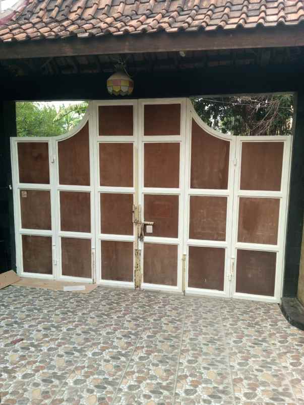 dijual rumah lebak bulus