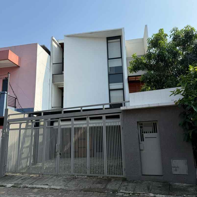 dijual rumah lebak bulus