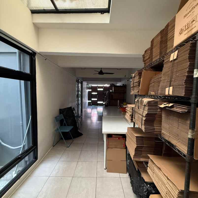 dijual rumah lebak bulus