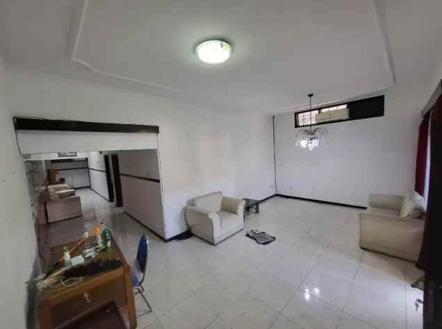 dijual rumah lebak indah