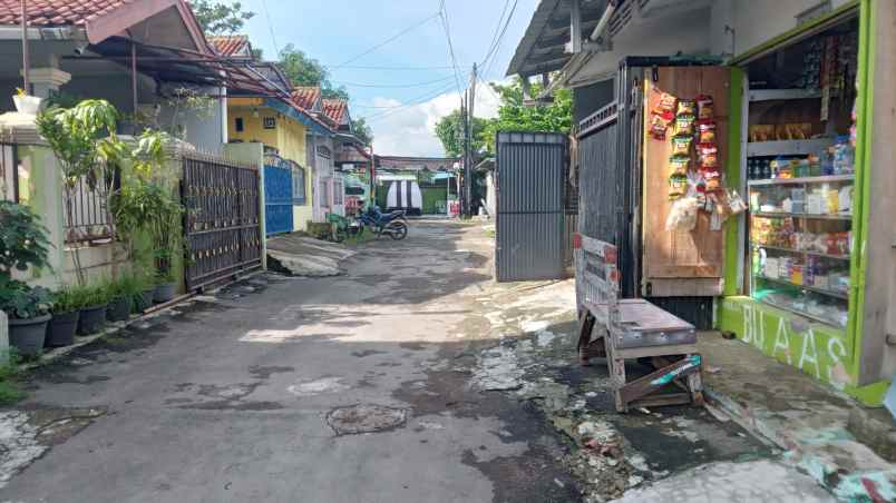 dijual rumah lokasi strategis