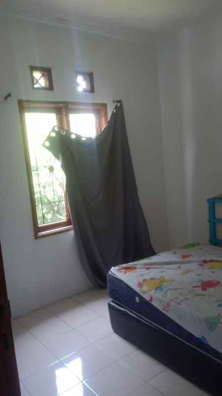 dijual rumah lokasi strategis di jl bumi sariwangi 1